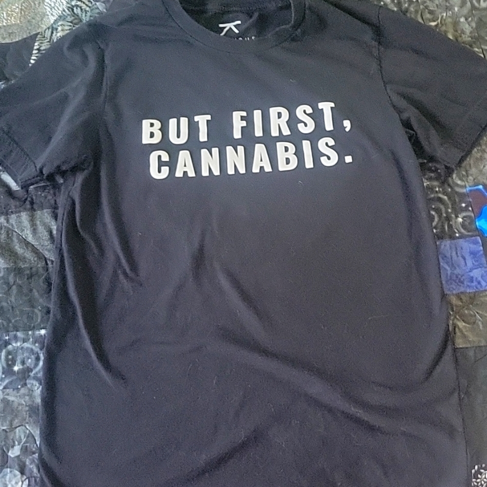 NWOT Cannabis t shirt small - Picture 1 of 2